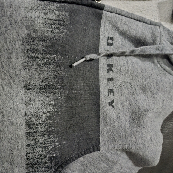 Oakley Zip Hoodie Gray and Black Size Medium - Picture 2 of 5